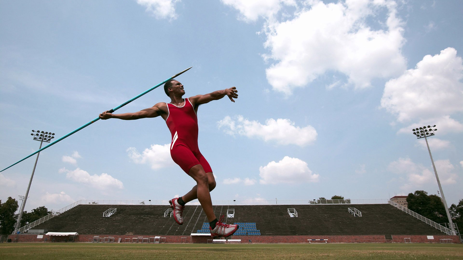 爱游戏官网-林丹为羽毛球训练营担任客座导师，林丹羽毛球训练视频